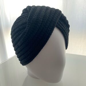 🍋3 for $20🍋 FOREVER 21 Black Winter Hat